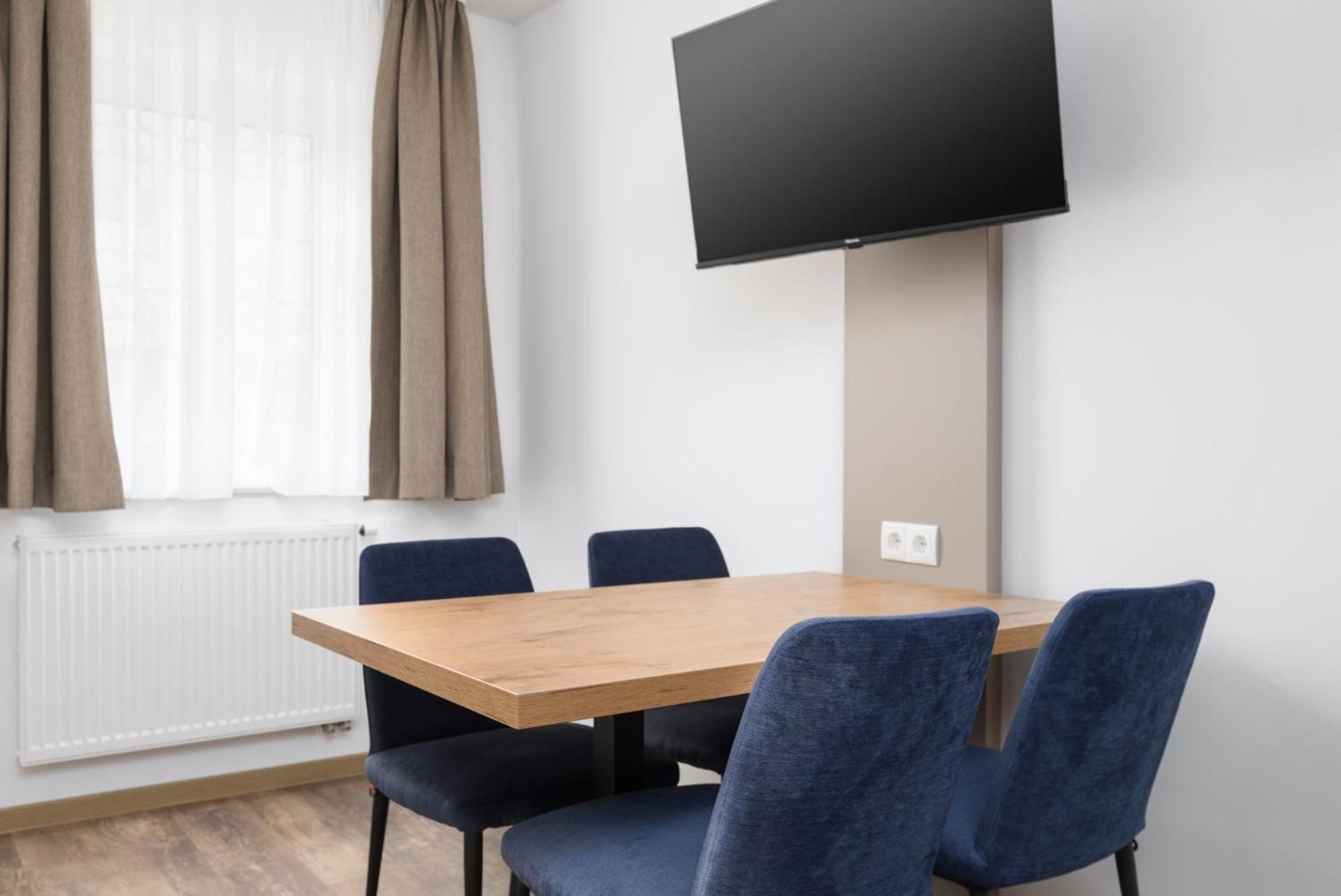 Uffenheim Hotel Zur Traube מראה חיצוני תמונה